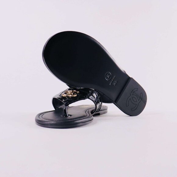 AUTHENTIC CHANEL PATEN QUILTED CC SANDALS - Picture 5 of 6